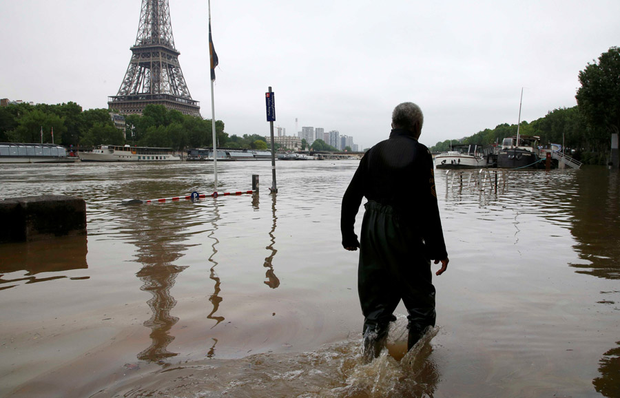 Floods devastate French cities, prompt state of emergency