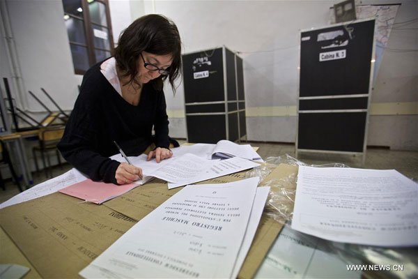 Voting starts in decisive Italian referendum