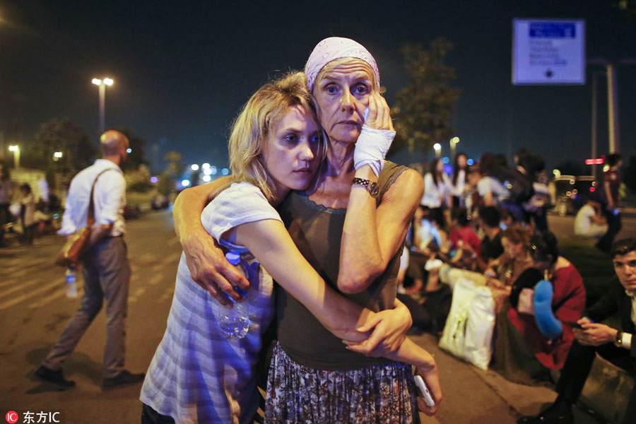 Associated Press's best news photos of 2016