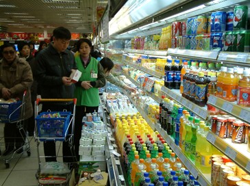 饮料大跃进隐忧 近300亿元砸向中国市场吉凶难测
