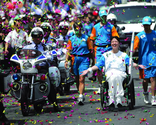 Wheelchair champion shows her character with sword