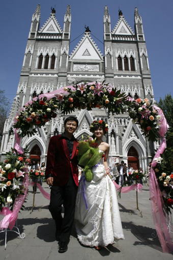 Wedding at Catholic Patriotic church