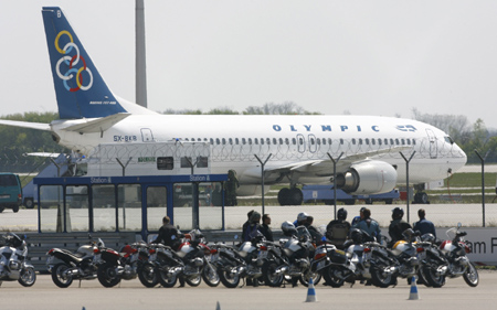 Olympic Airways plane emergency landing