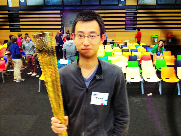 Chinese volunteer serves at London Olympics