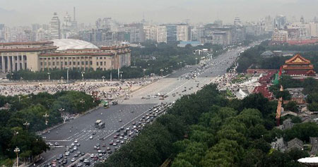 Beijing completes facelift of main avenue for National Day