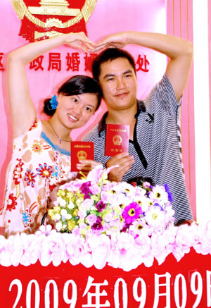 Lucky '999' day sees tens of thousands Chinese wed