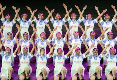 Music and dance epic 'Road to Revival' held in Beijing