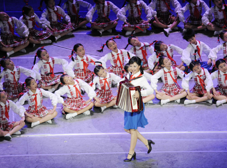 Music and dance epic 'Road to Revival' held in Beijing