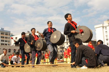 Stunt shows held to celebrate 60th National Day