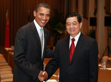 Hu meets with world leaders