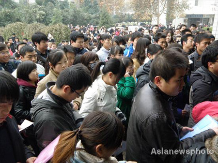 Almost 1 million people sit China's civil service exam