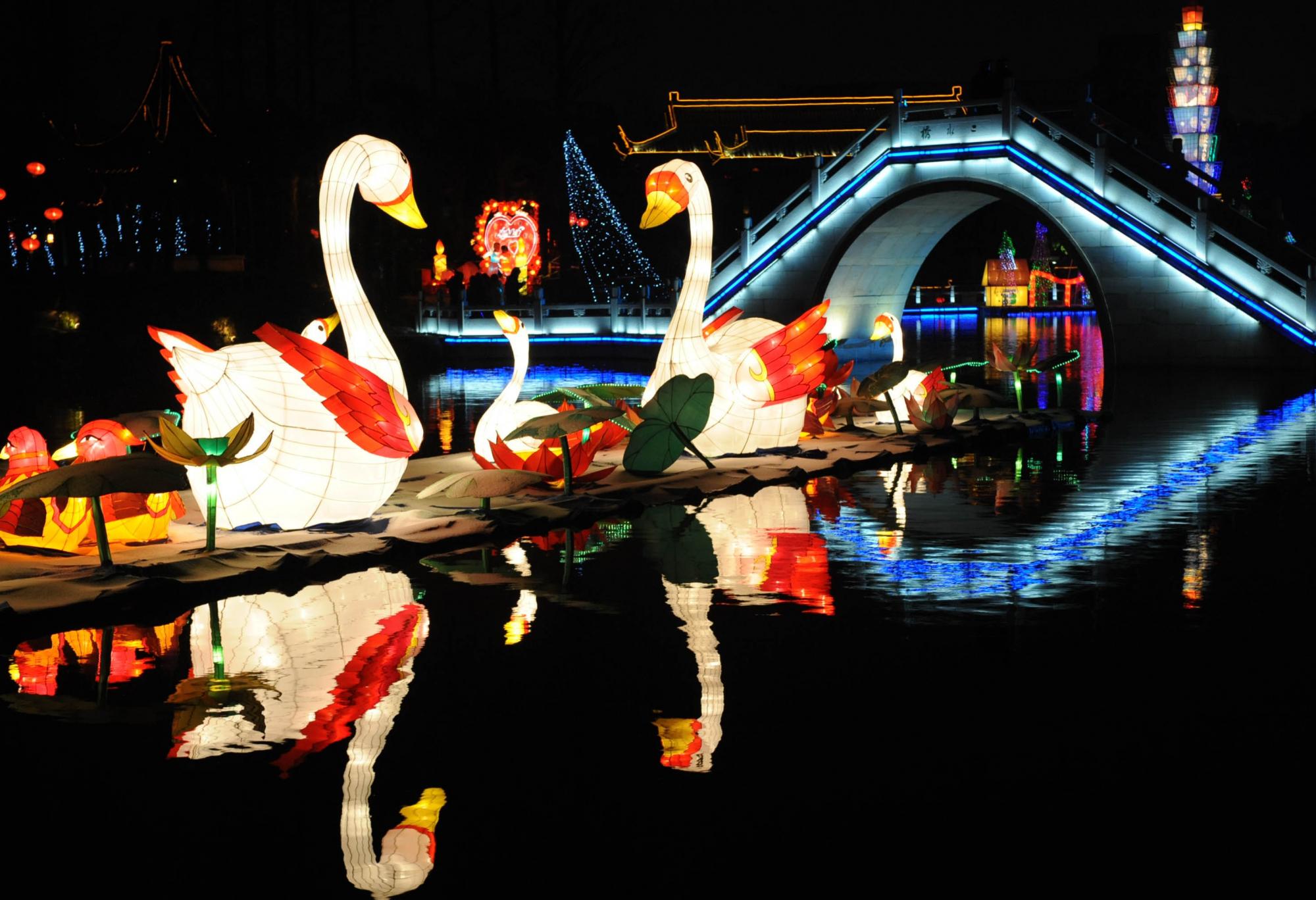 Chinese mainland, Taiwan hold 1st joint lantern fair in Nanjing