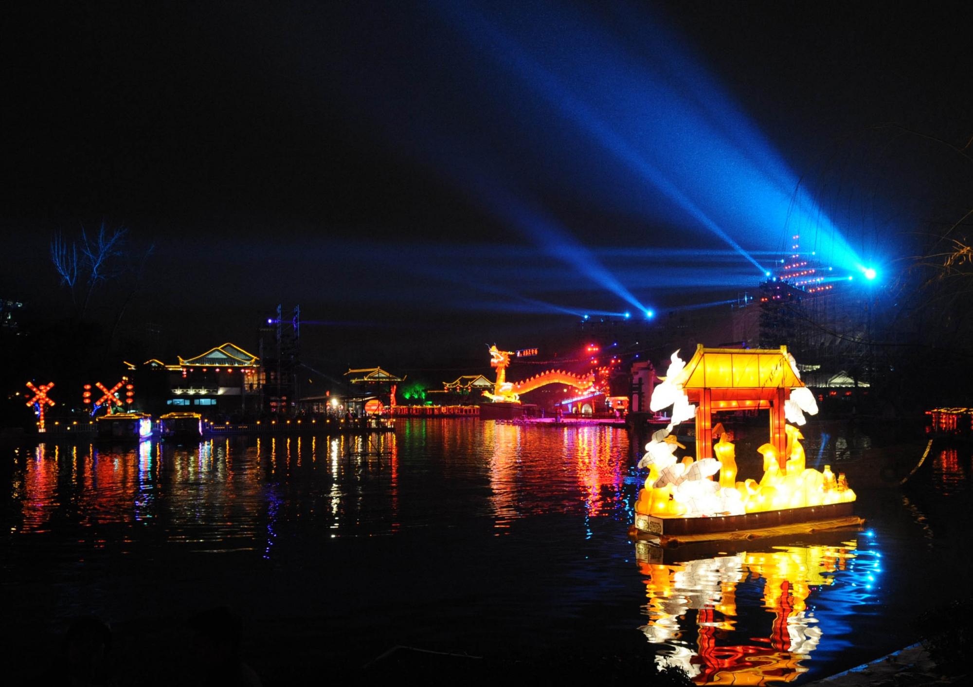 Chinese mainland, Taiwan hold 1st joint lantern fair in Nanjing