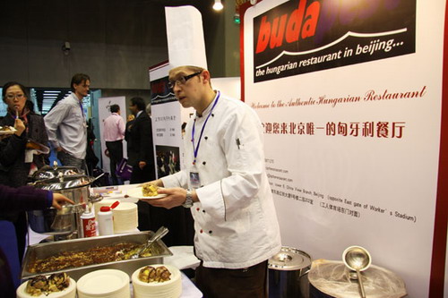 Beijing holds 3rd expat show