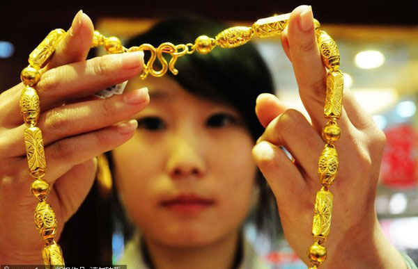 Gold price rallies to over $1,700 per ounce