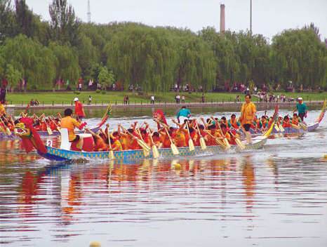 Tourists stream to Yanqing