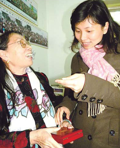 Nonprofit leader strives to help elderly Chinese people