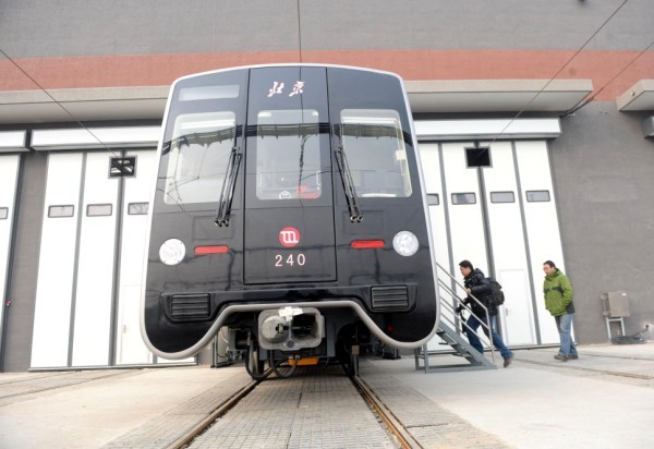 West section of Subway Line 14 begins test operation