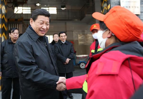 Xi extends festival greetings to workers, police