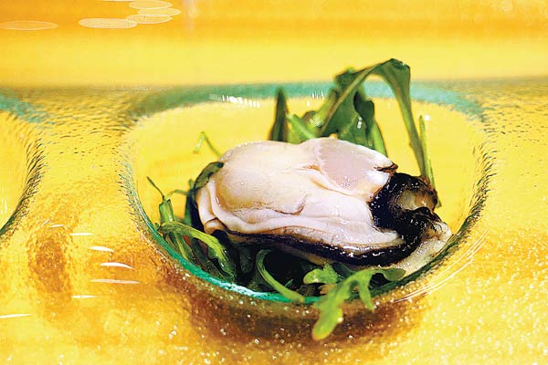 Oysters make spring sing for diners in Beijing