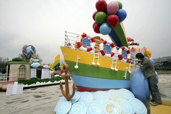 Floats ready for Garden Expo parade