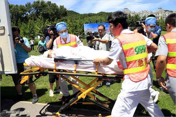 Airborne first aid drill held in Beijing