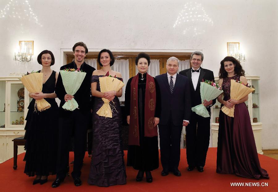 Peng Liyuan attends evening party in memory of Russian composer in Beijing