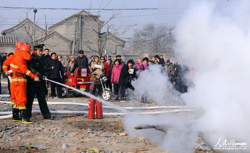 Beijing fire-fighting tricycles put into use