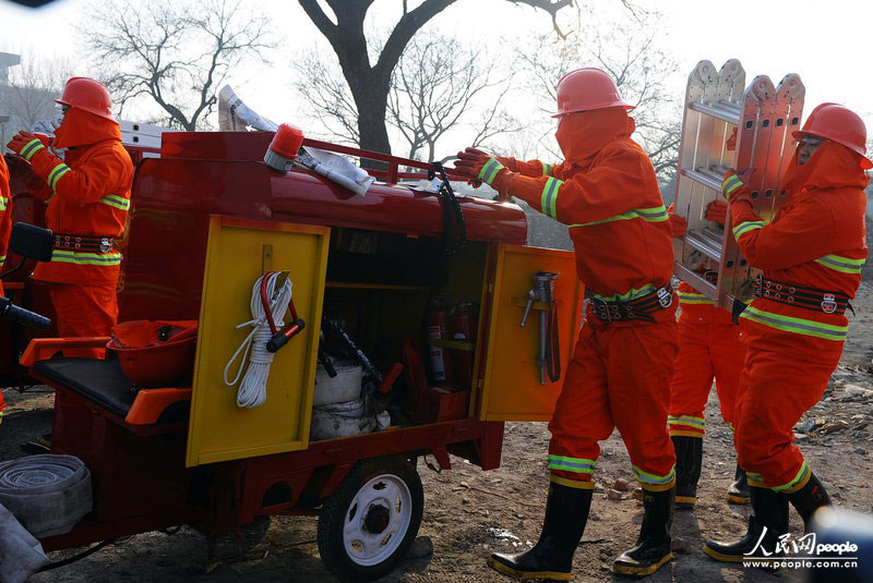 Beijing fire-fighting tricycles put into use