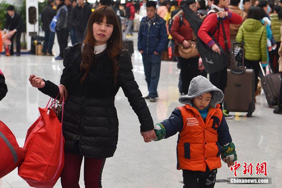 Overture of Spring Festival travel rush in China