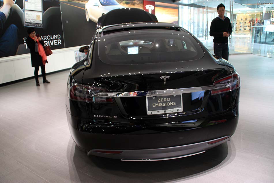 Tesla model S in Beijing experience store