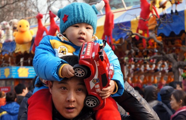 Children's way to celebrate Spring Festival