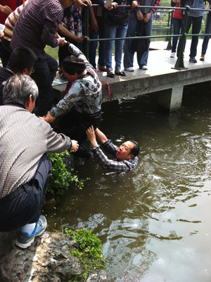 Out of the water: Zhou Liangzhen