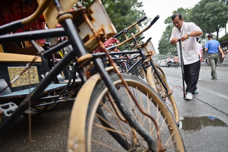 Rickshaw driver's regular day in Beijing