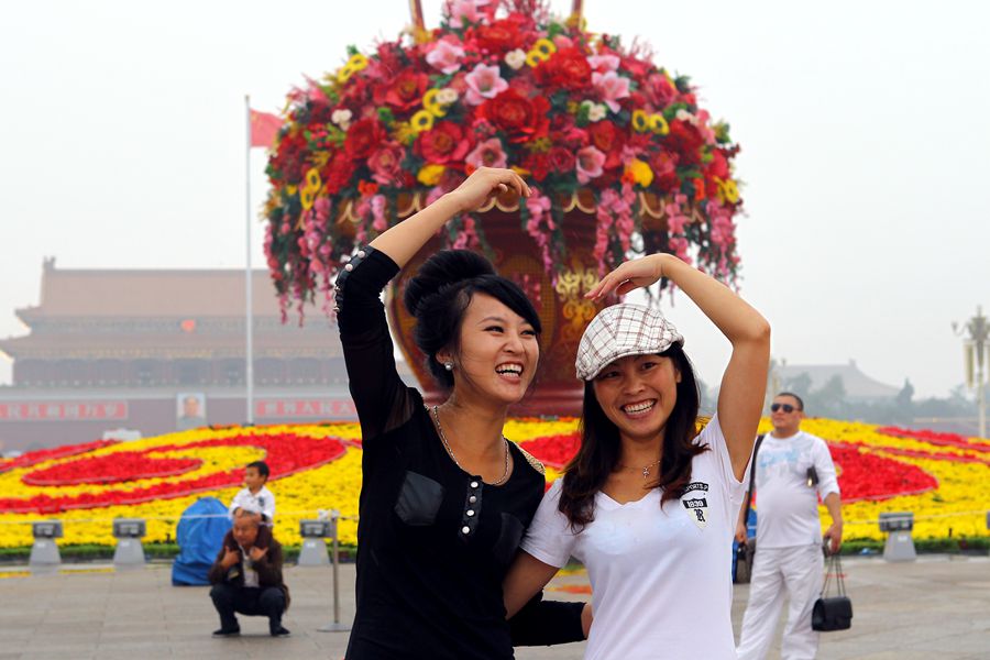 Tian'anmen parterre for National Day changes in decade