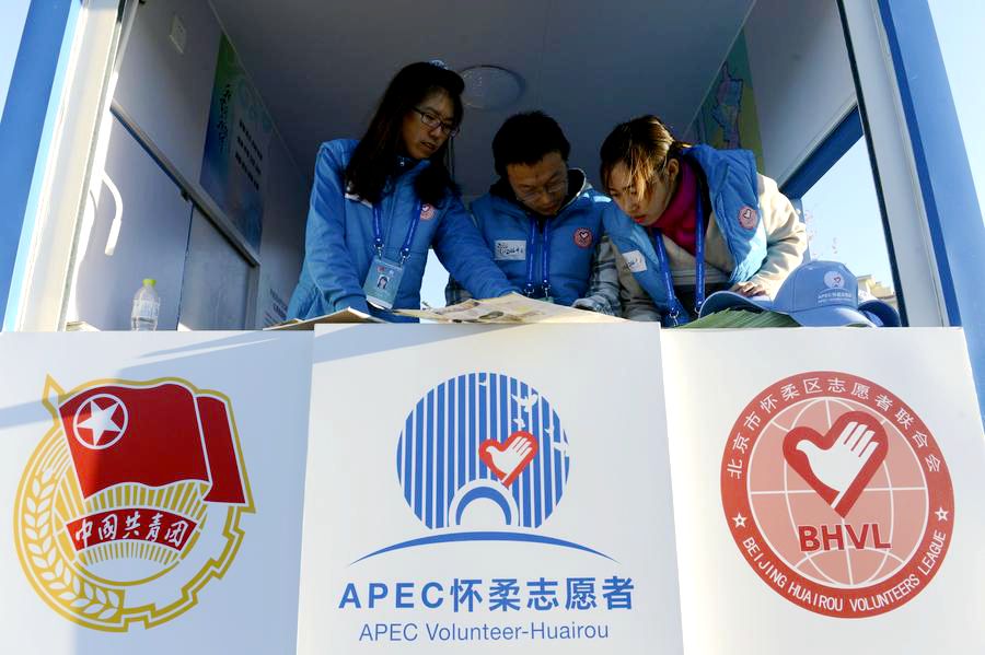 Volunteers get ready for APEC