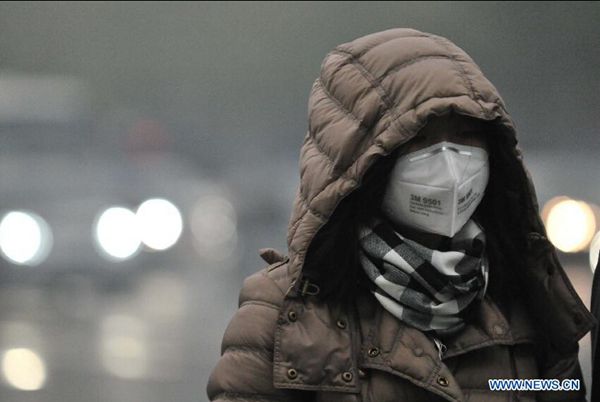 Dense smog shrouds China's Beijing