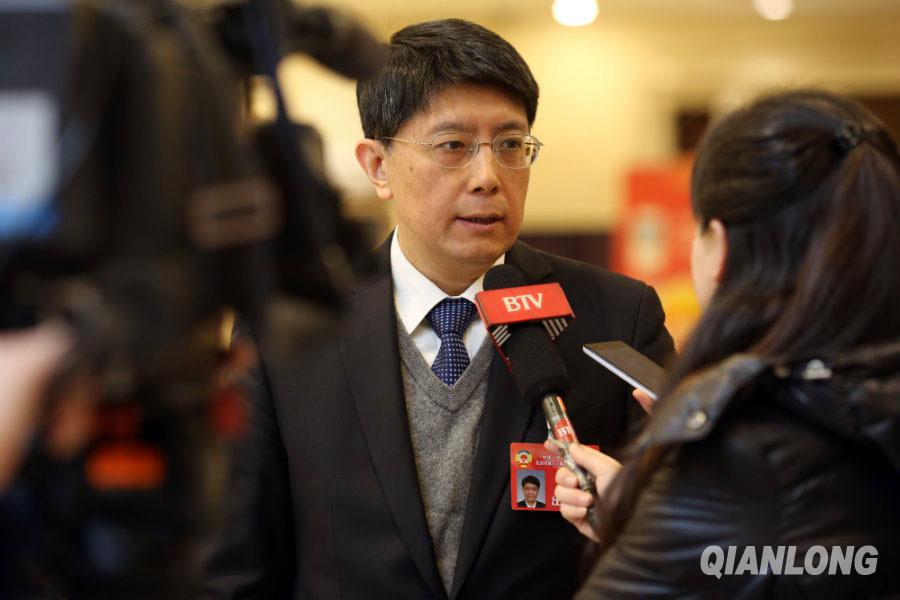 Beijing CPPCC members arrive for session