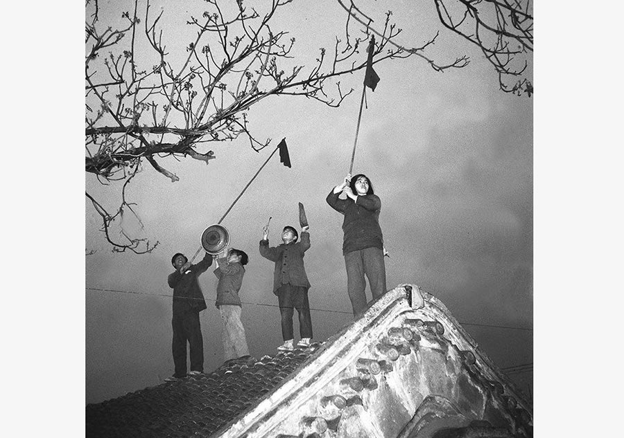 Photos reveal old days in Beijing