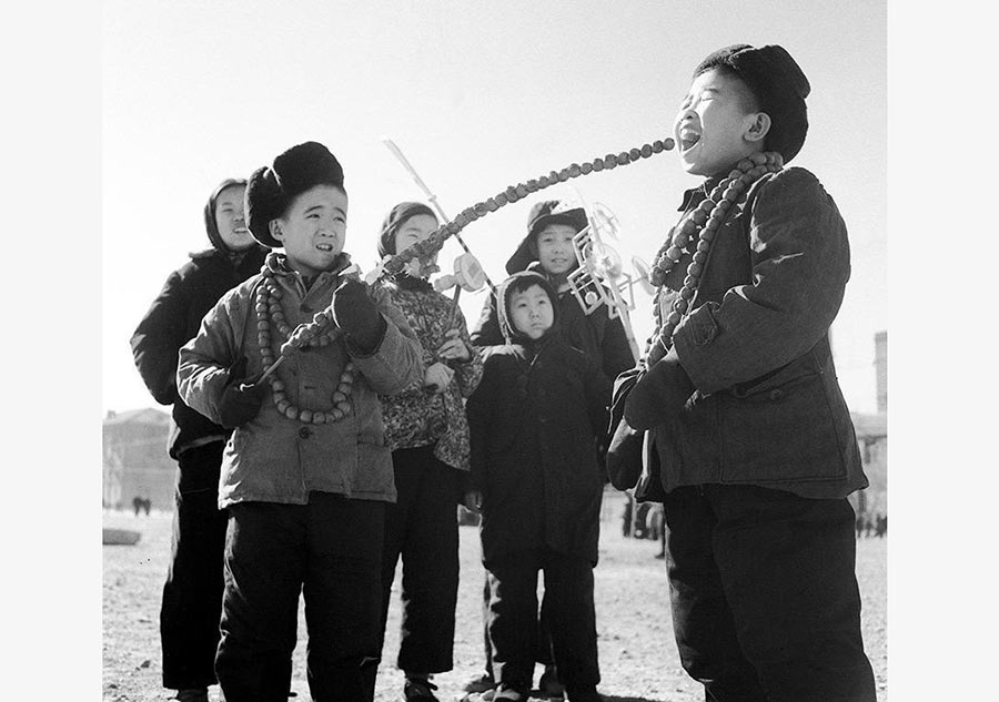 Photos reveal old days in Beijing