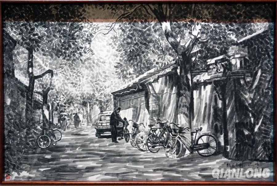 Hutong culture captured on porcelain plates