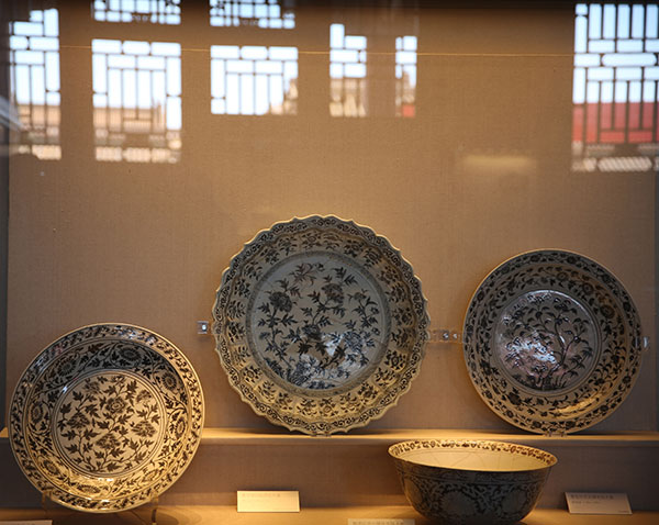 Palace Museum presents large-scale porcelain show