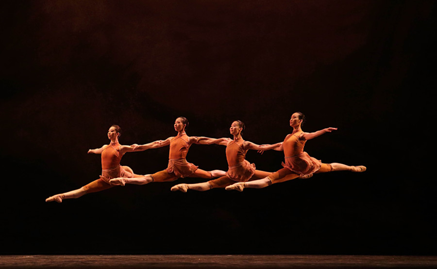 Top ballet dancers light up Beijing