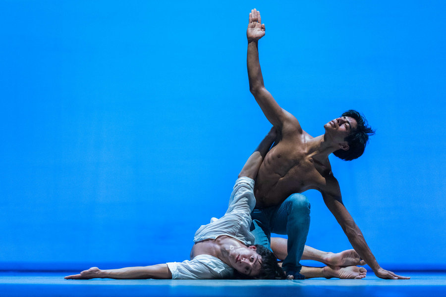 Young German dancers perform ballet in Beijing