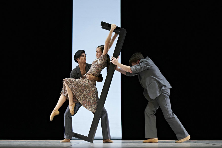 Young German dancers perform ballet in Beijing