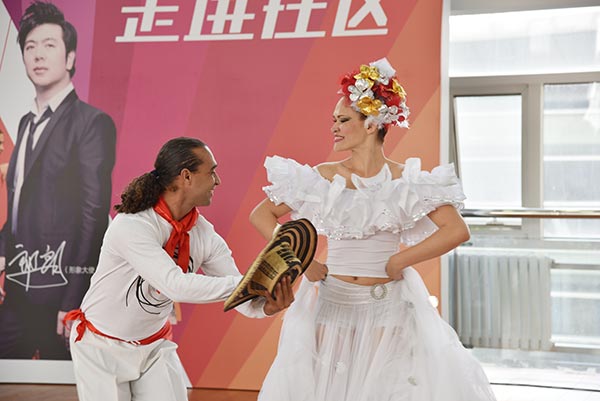 Colombian dance troupe brings its passion to Beijing community