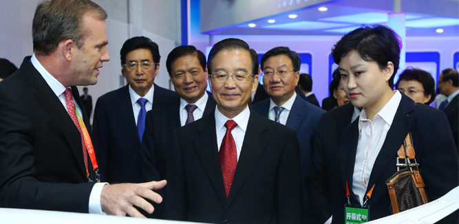 Premier Wen Jiabao Tours the First CIFTIS