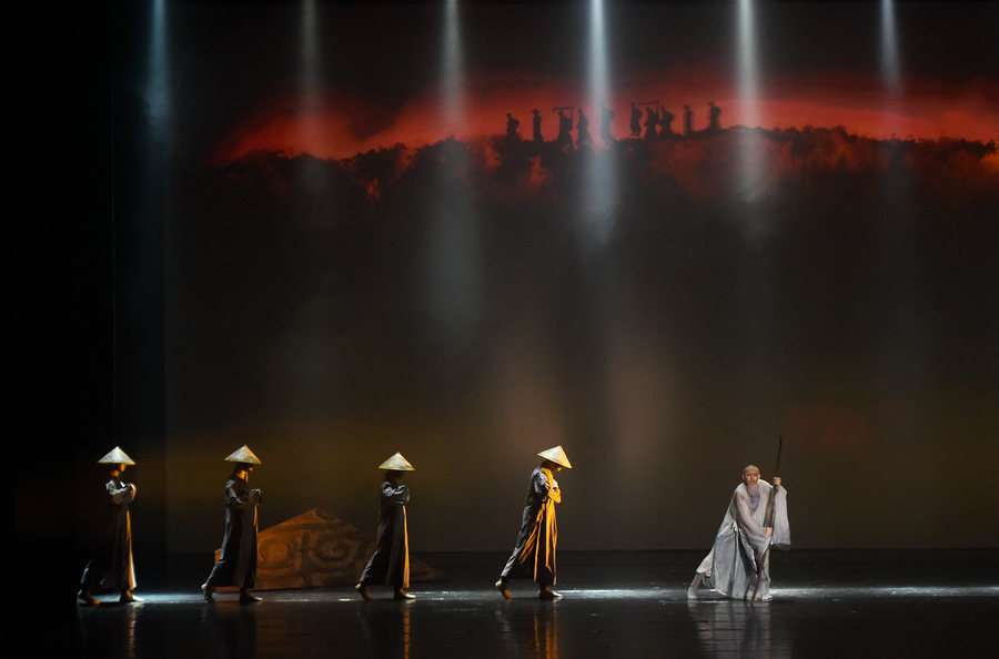 Dance opera 'Faxian' shines in Beijing