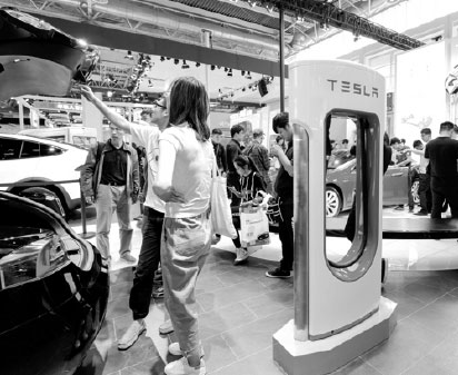 Tesla charging posts to become ubiquitous and enable long drives in future