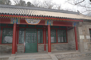 Explore historic sites in Haidian district